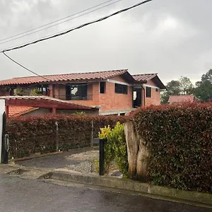 apartamento-tranquilo-en-santa-050017.colombiamedellinhotels.com/